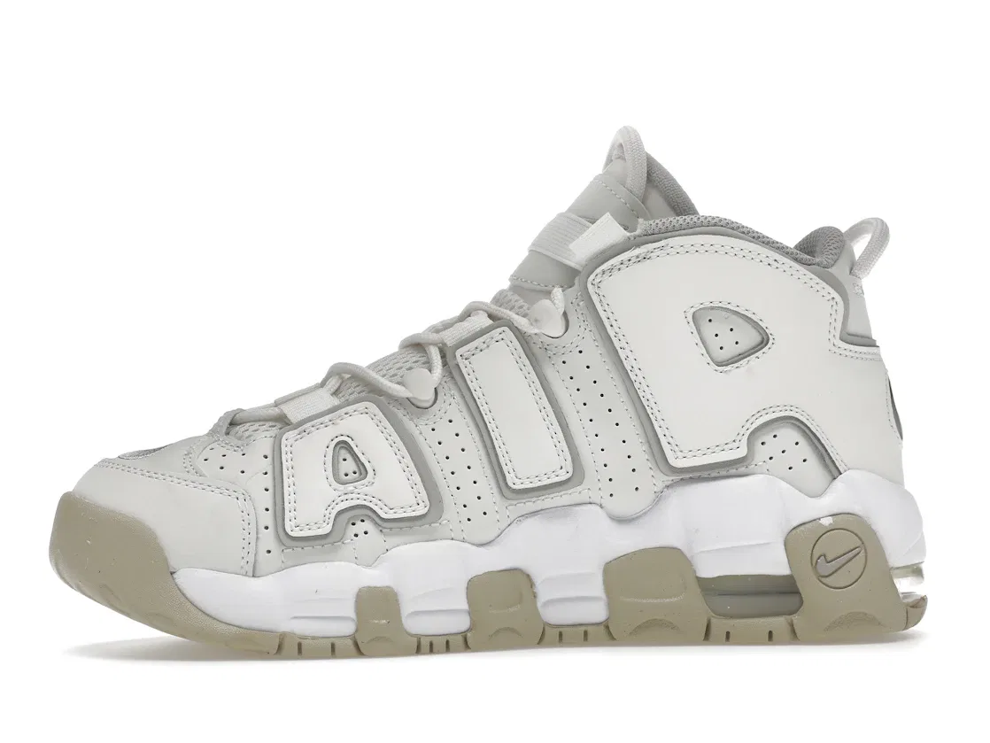 Детские кроссовки с кожаными накладками Nike Air More Uptempo Nike, Phantom/White/Sanddrift/Light Iron Ore — фото 3
