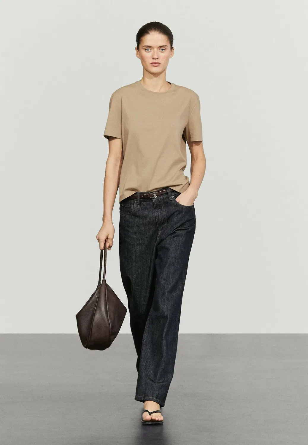 Футболка с коротким рукавом стандартного кроя - базовая футболка Massimo Dutti, Sand — фото 2