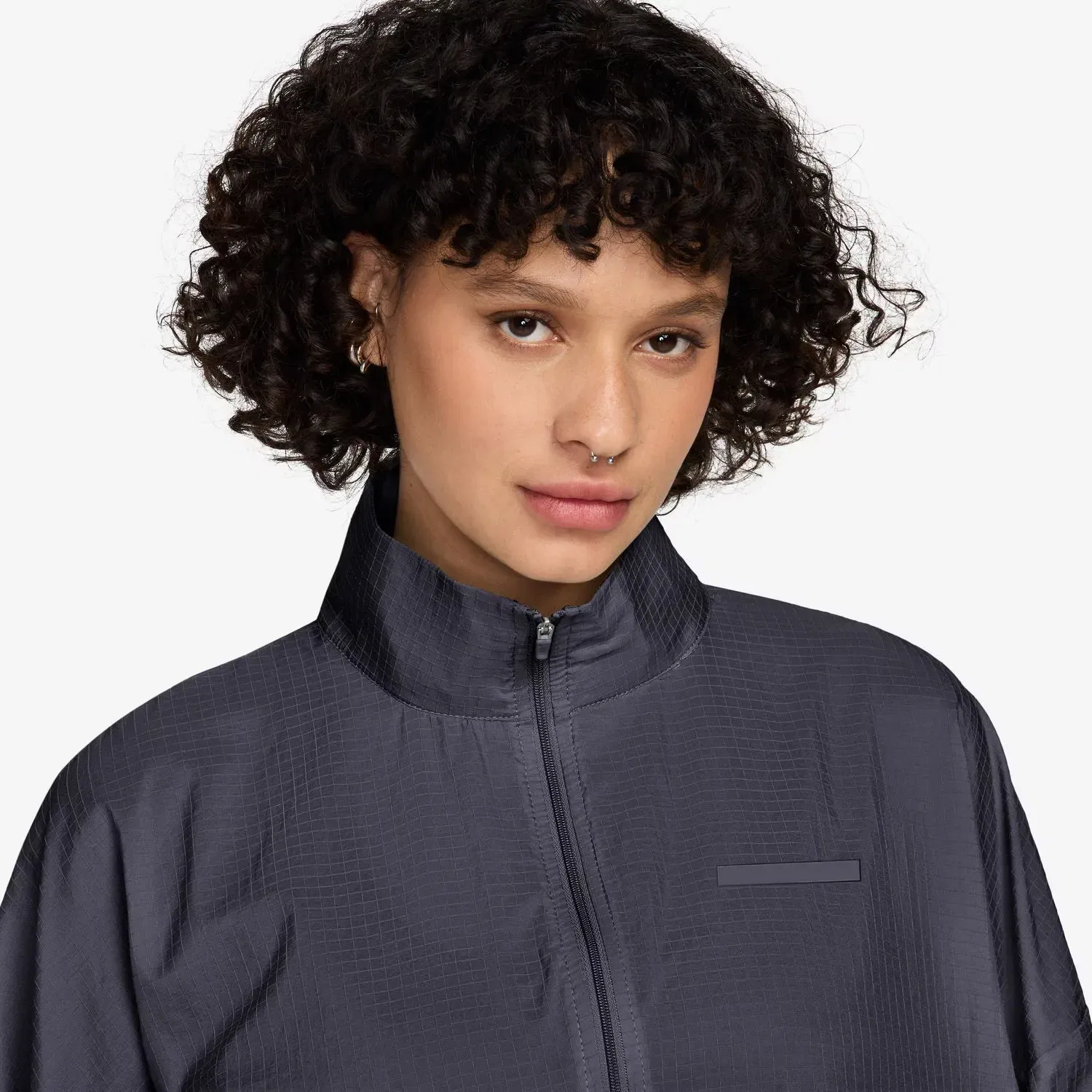 Женская куртка из рипстопа с водоотталкивающим покрытием Nike, Gris — фото 3