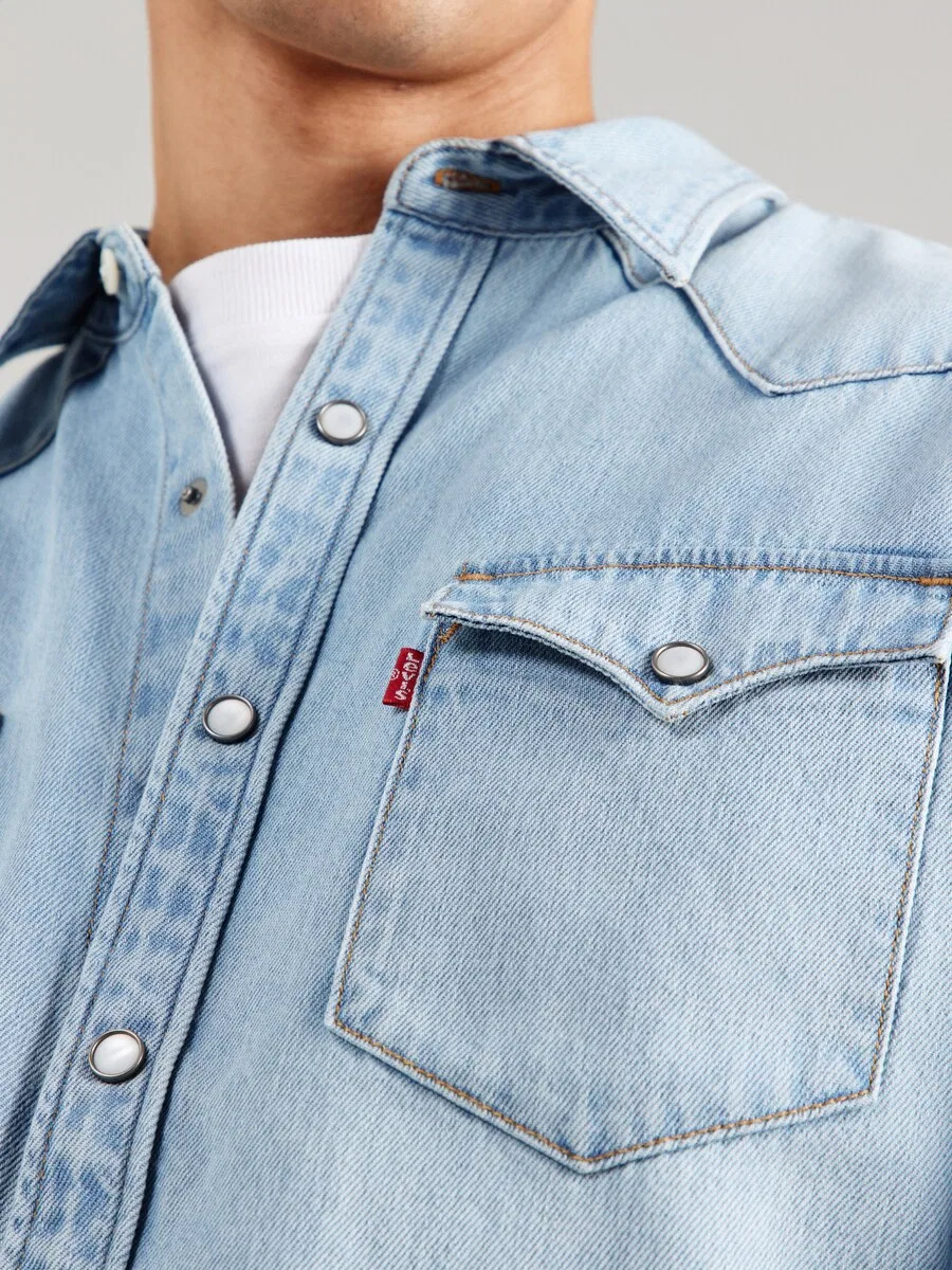 Рубашка LEVI'S Regular fit на пуговицах, цвет «Barstow Western Standard Fit», светло-голубой — фото 2