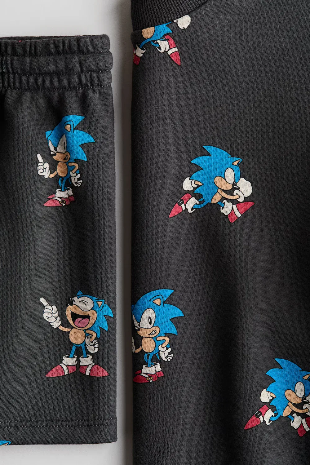 Комплект из двух предметов: толстовка и шорты H&M, Grau/Sonic The Hedgehog — фото 2