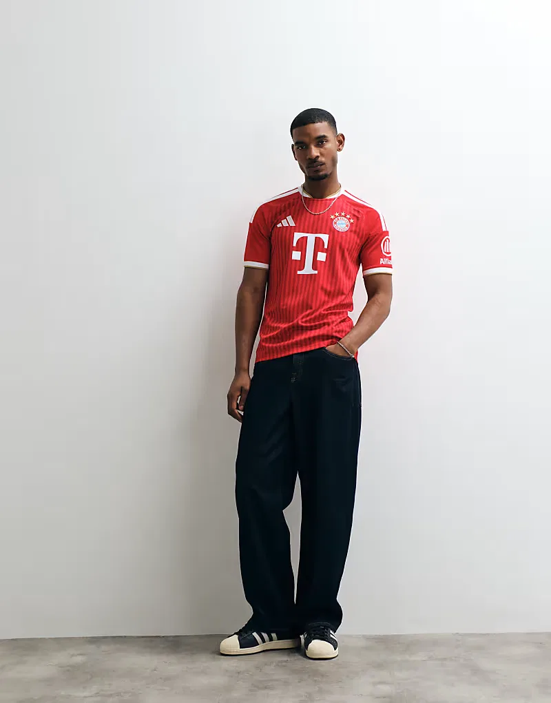 Домашняя футболка мюнхенской Баварии сезона 26/27 от Adidas, красный — фото 4