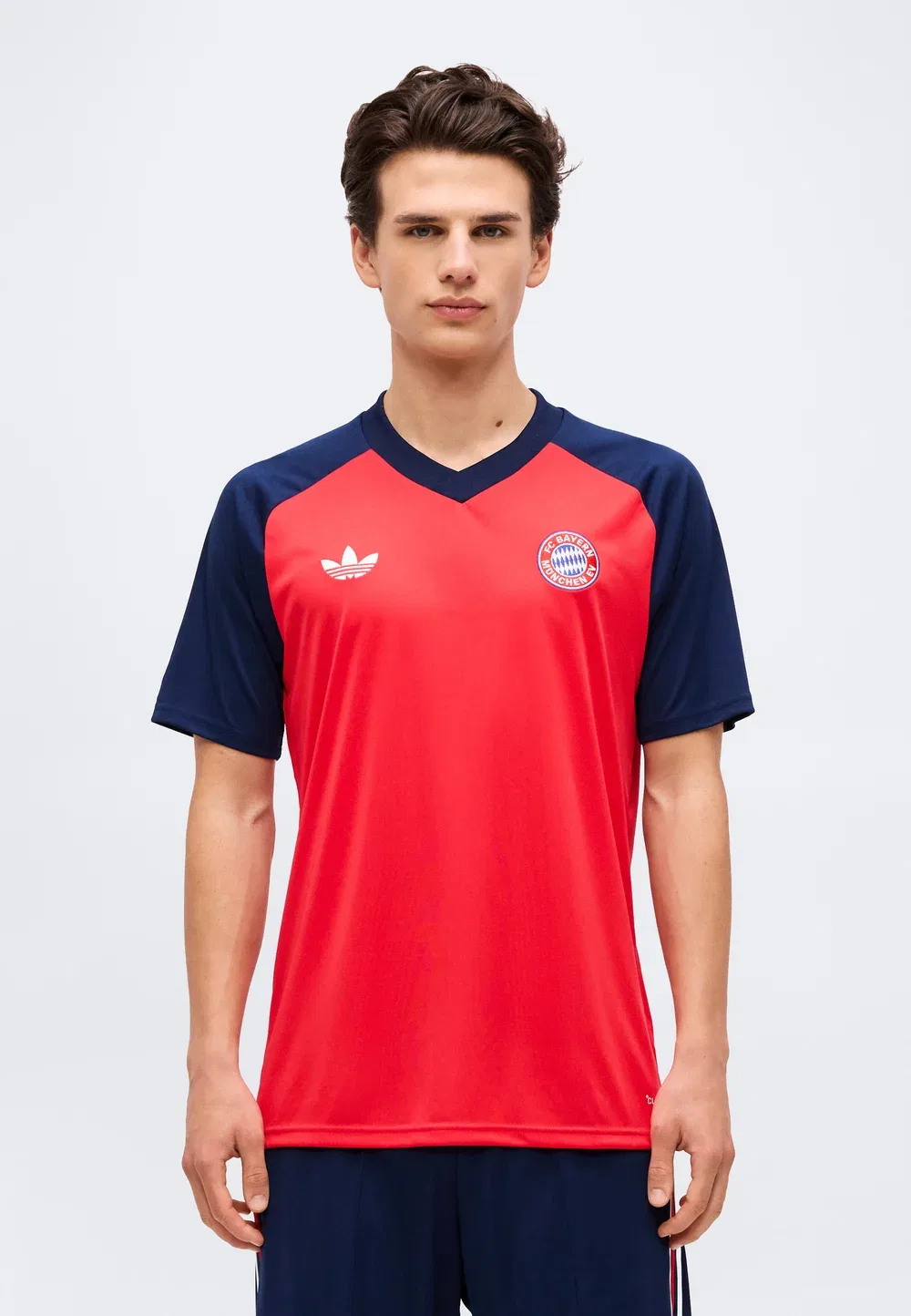 Предматчевая форма ФК Бавария 26/27 Adidas Originals, Pure Ruby