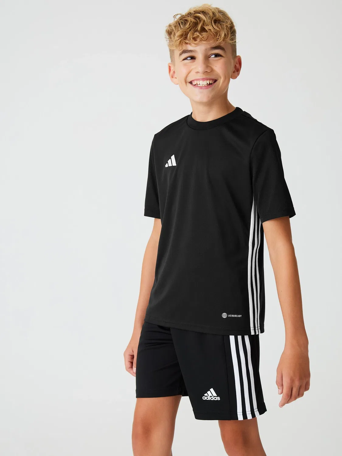 Футболка футбольная Tabela 23 adidas, черно-белая
