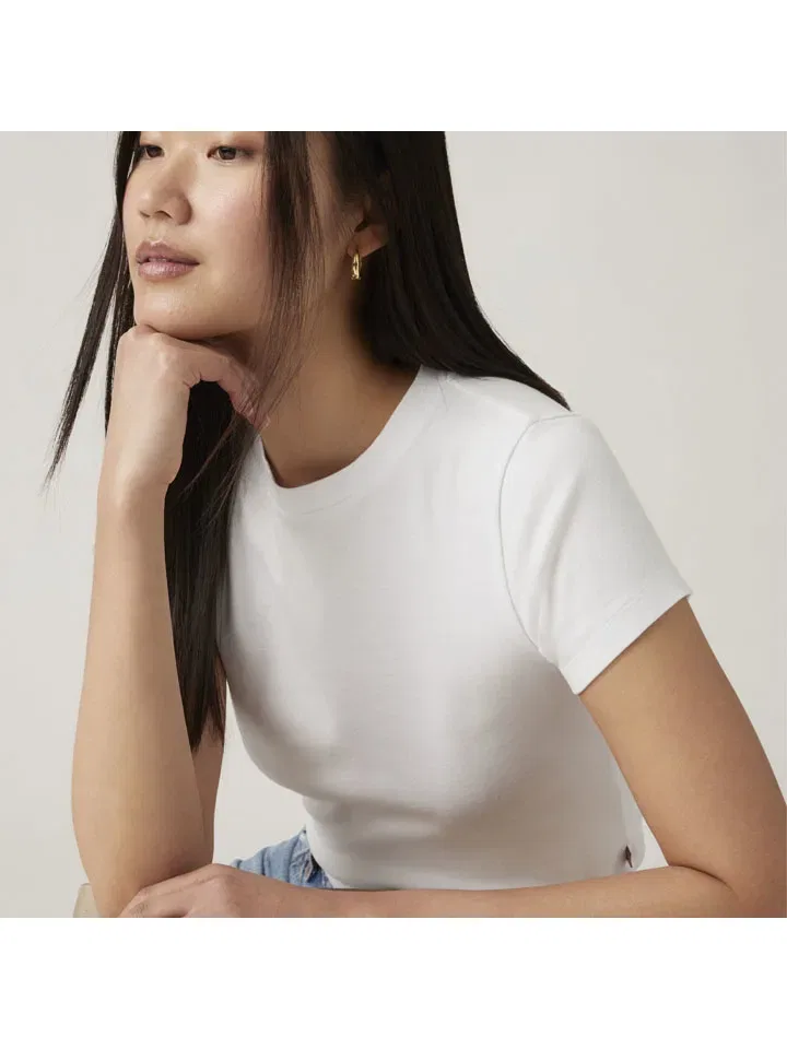 Женская укороченная хлопковая футболка Levi's, White — фото 3
