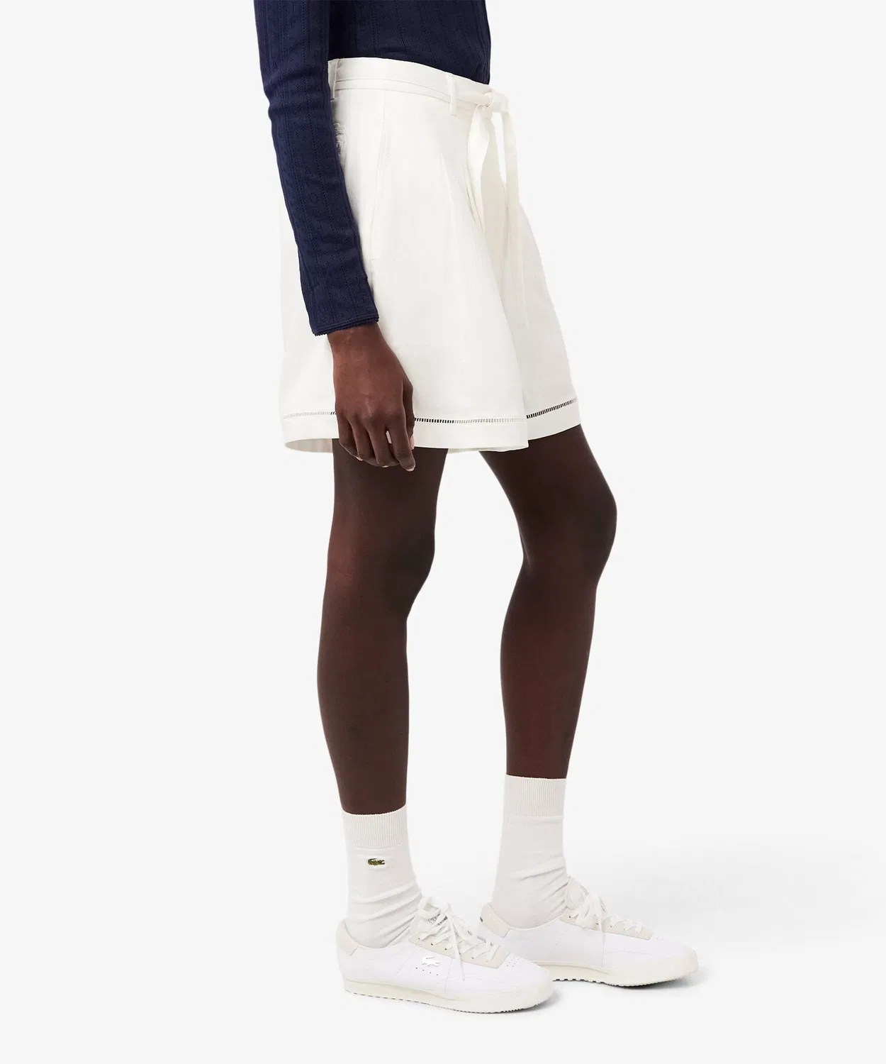 Женские бермуды из льна с поясом, модель LACOSTE, Off White — фото 4