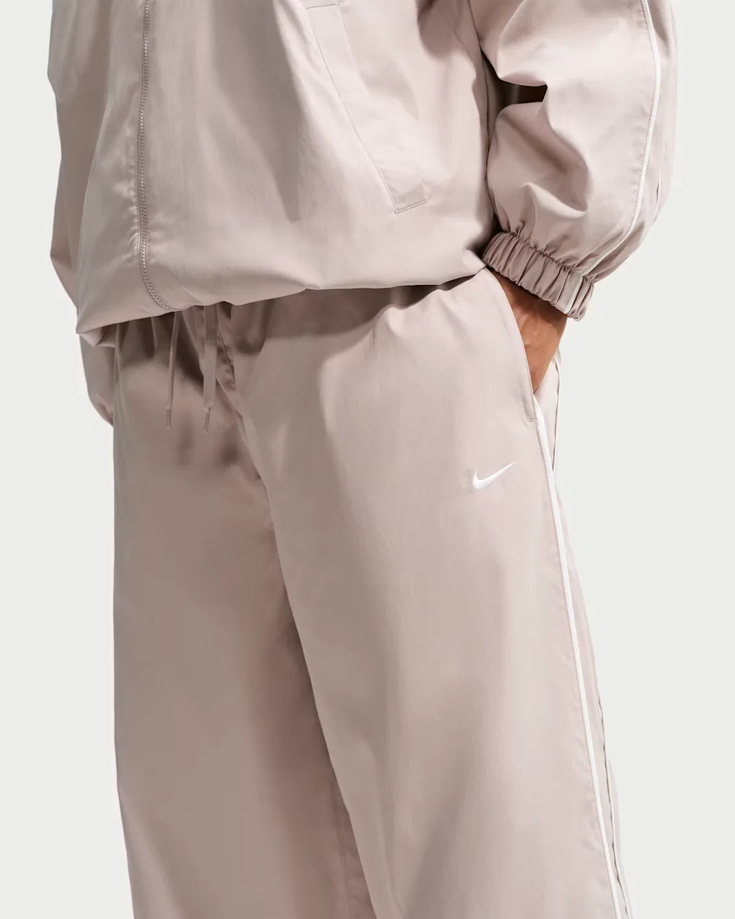 Женские свободные спортивные брюки с высокой талией Nike Sportswear, Cream II/White/White — фото 4