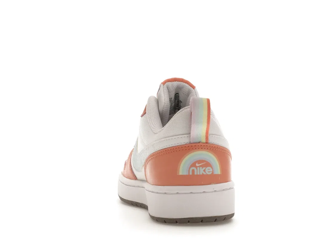 Детские кроссовки Lifestyle Nike Court Borough Low 2 SE, White Light Madder Root Cave Stone Aura — фото 4