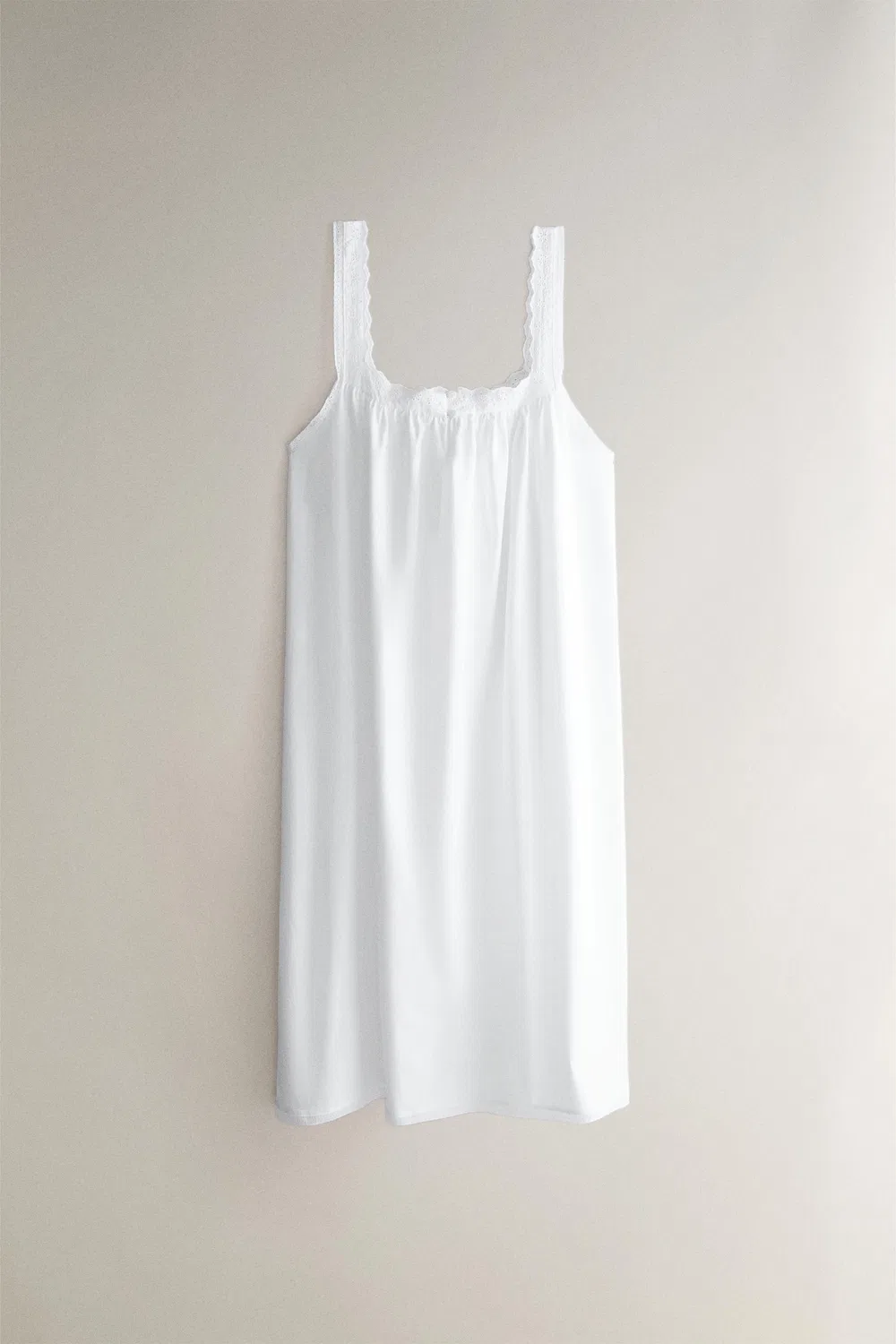 Хлопковая ночная рубашка с кружевной отделкой ZARA, White