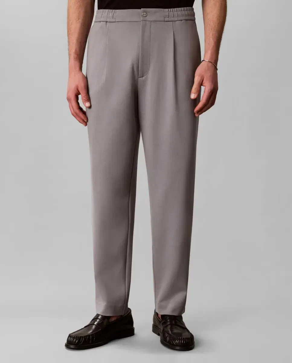 Мужские брюки из технического трикотажа со складками Calvin Klein, Gris — фото 2
