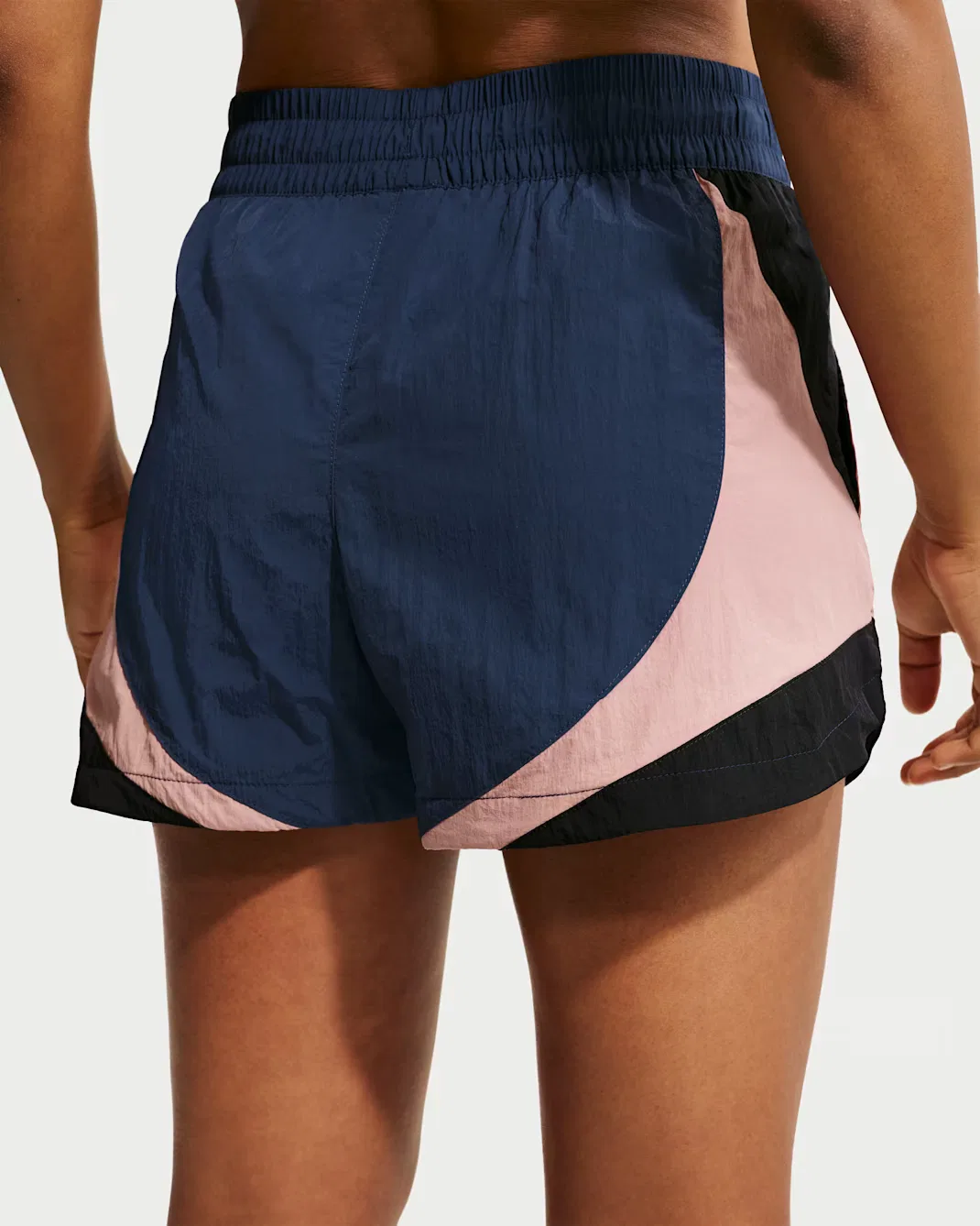 Женские спортивные шорты средней посадки, свободного кроя, 7,6 см Nike Sportswear, Midnight Navy/Black/Particle Pink/Sail — фото 3