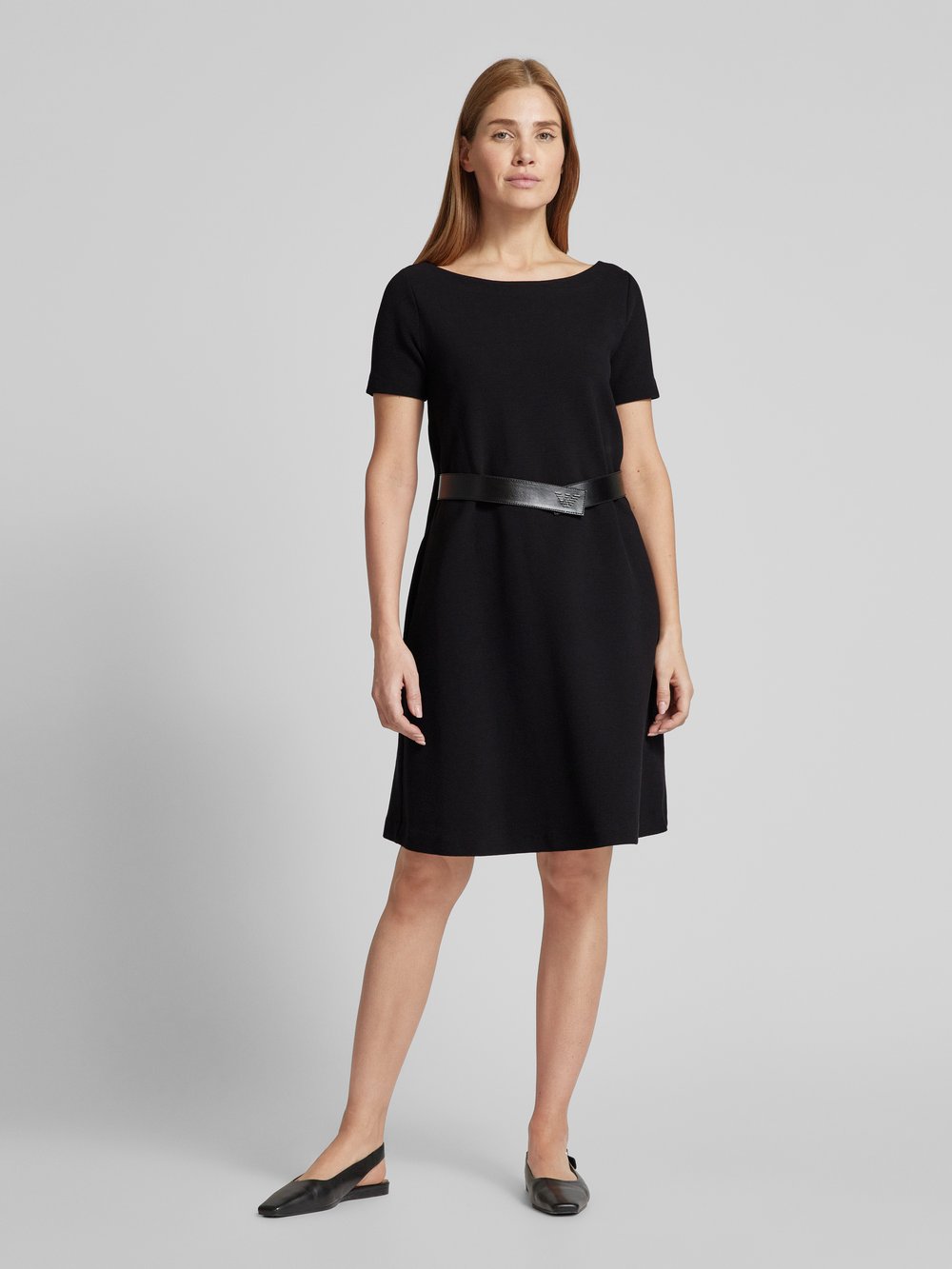 

Платье длиной до колена с круглым вырезом Emporio Armani, черный