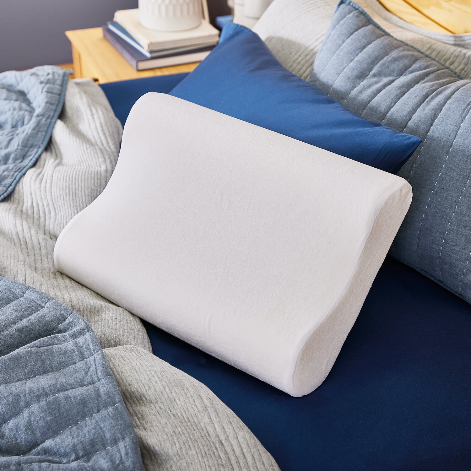

Подушка с эффектом памяти Sleep Innovations Contour, белый