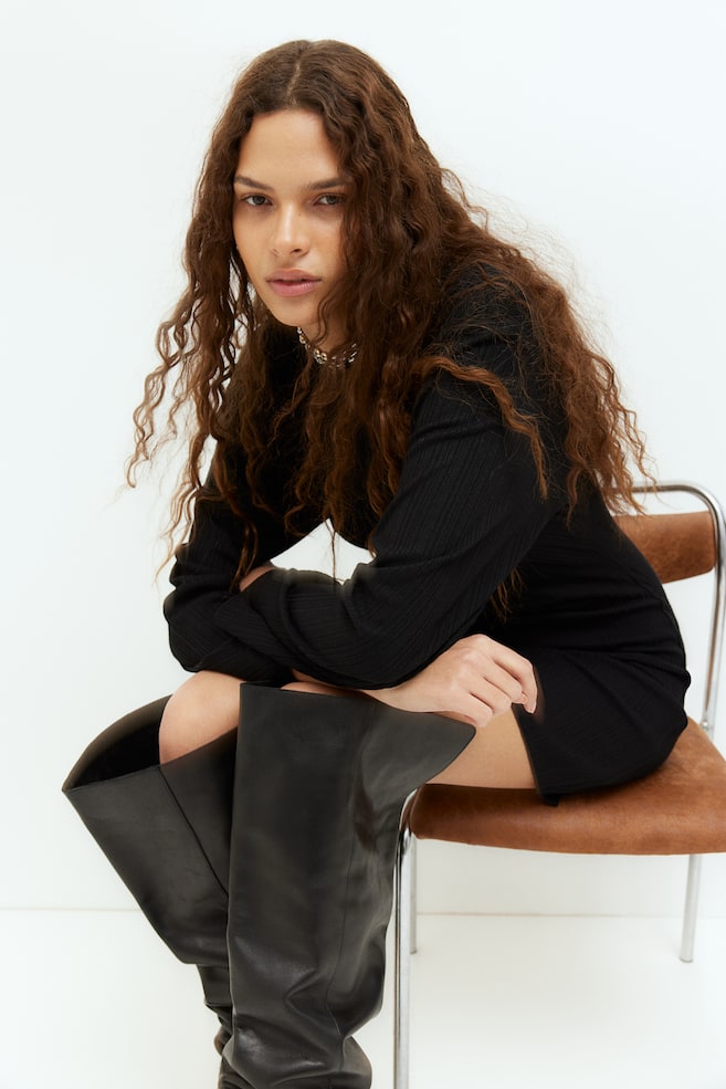 

Платье-Футляр с драпировкой H&M, черный