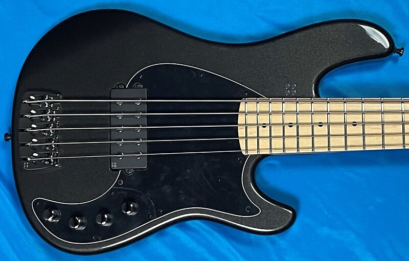 

Басс гитара Sandberg Cal. Central 5, Dark Grey Gloss