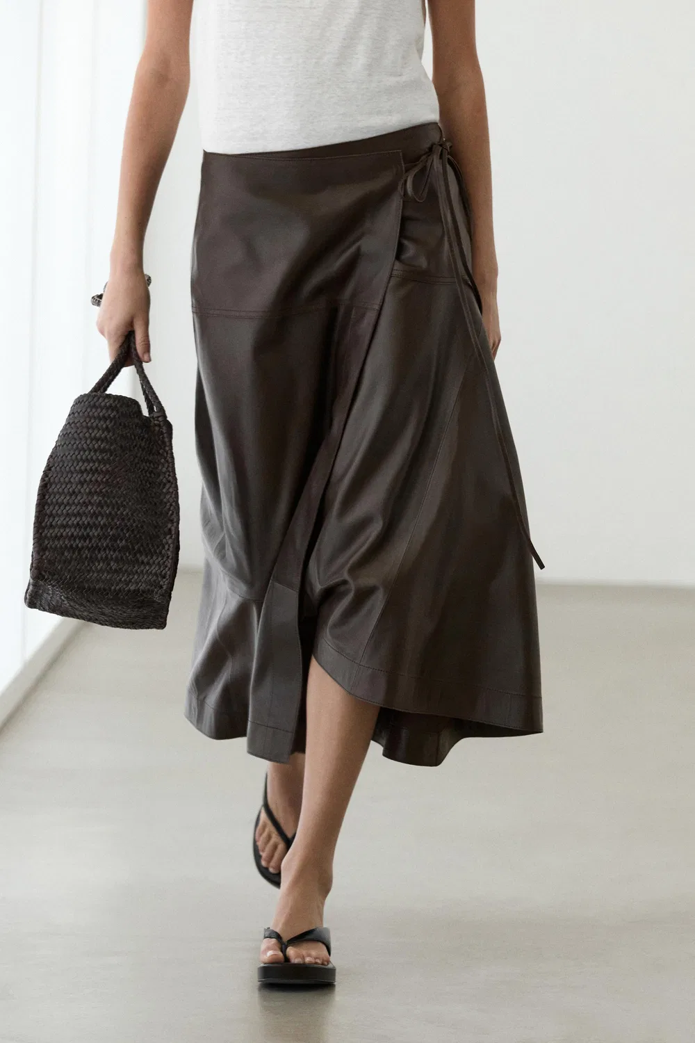 Юбка Massimo Dutti, миди, из кожи Наппа с завязками, коричневый — фото 3