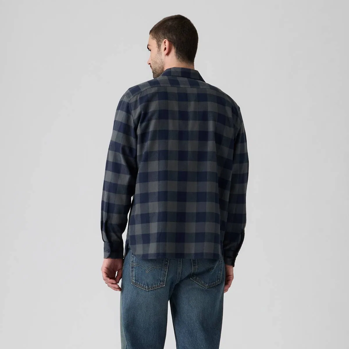 Классический непринужденный рабочий стиль в фланелевой рубашке Levi's, Bandurria Plaid Navy Blazer - Blue — фото 4
