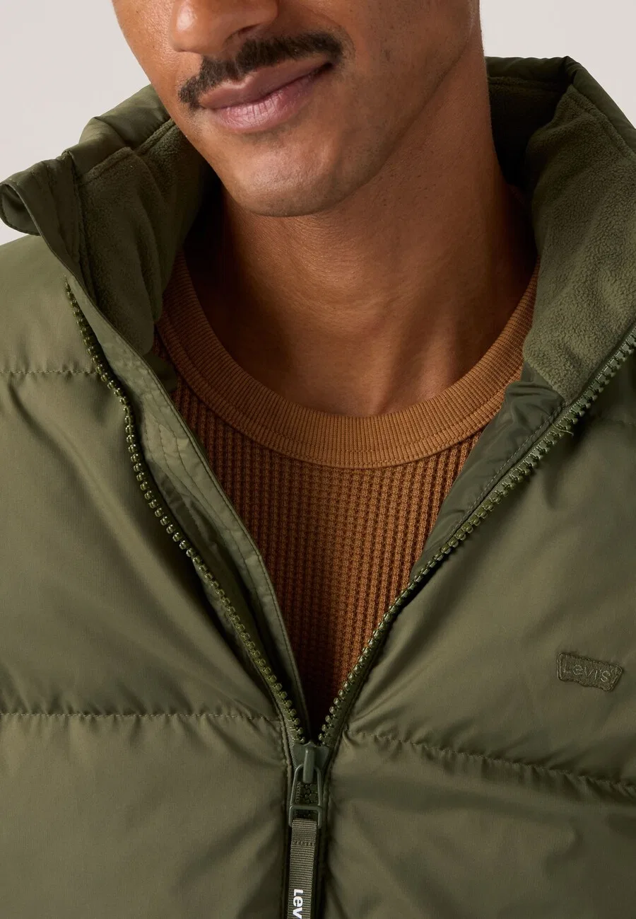 Куртка LEVI'S Inter-Season 'ROCKWELL' зеленого цвета — фото 3