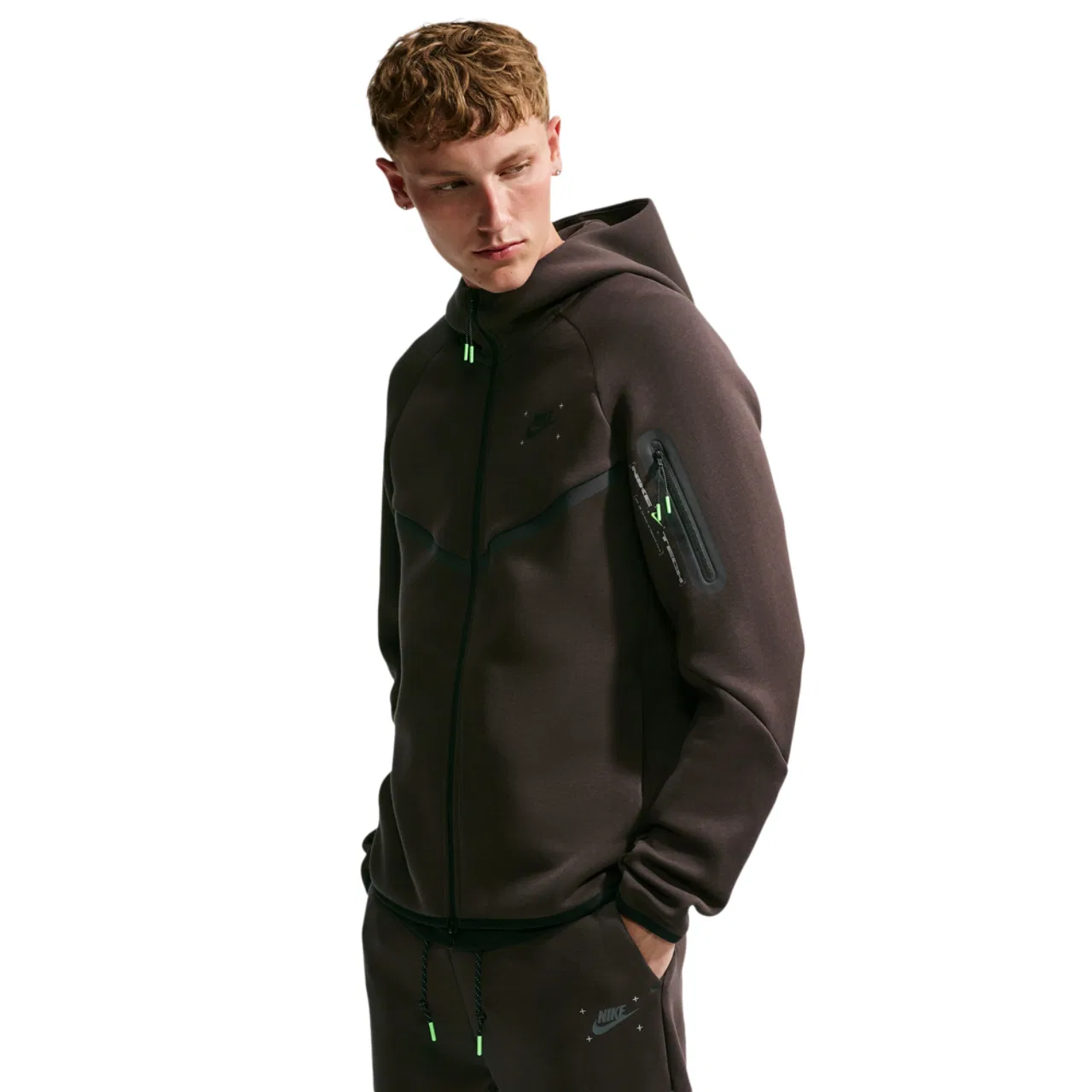 Мужское худи с капюшоном и молнией Therma-FIT, модель Windrunner, Nike, Brown/Black — фото 3