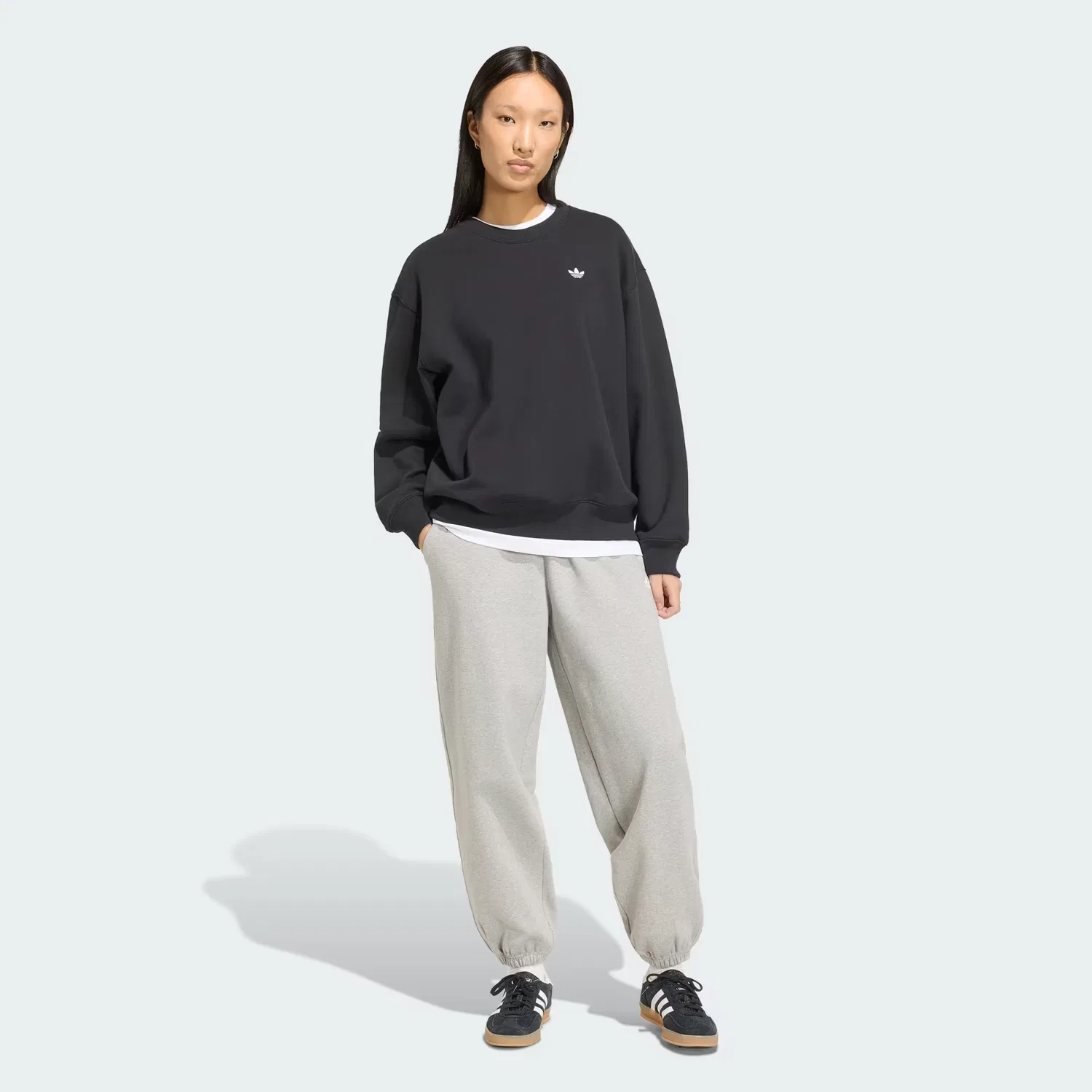 Женские спортивные брюки свободного кроя Essentials Loose Fleece Adidas Originals, серый меланж — фото 4