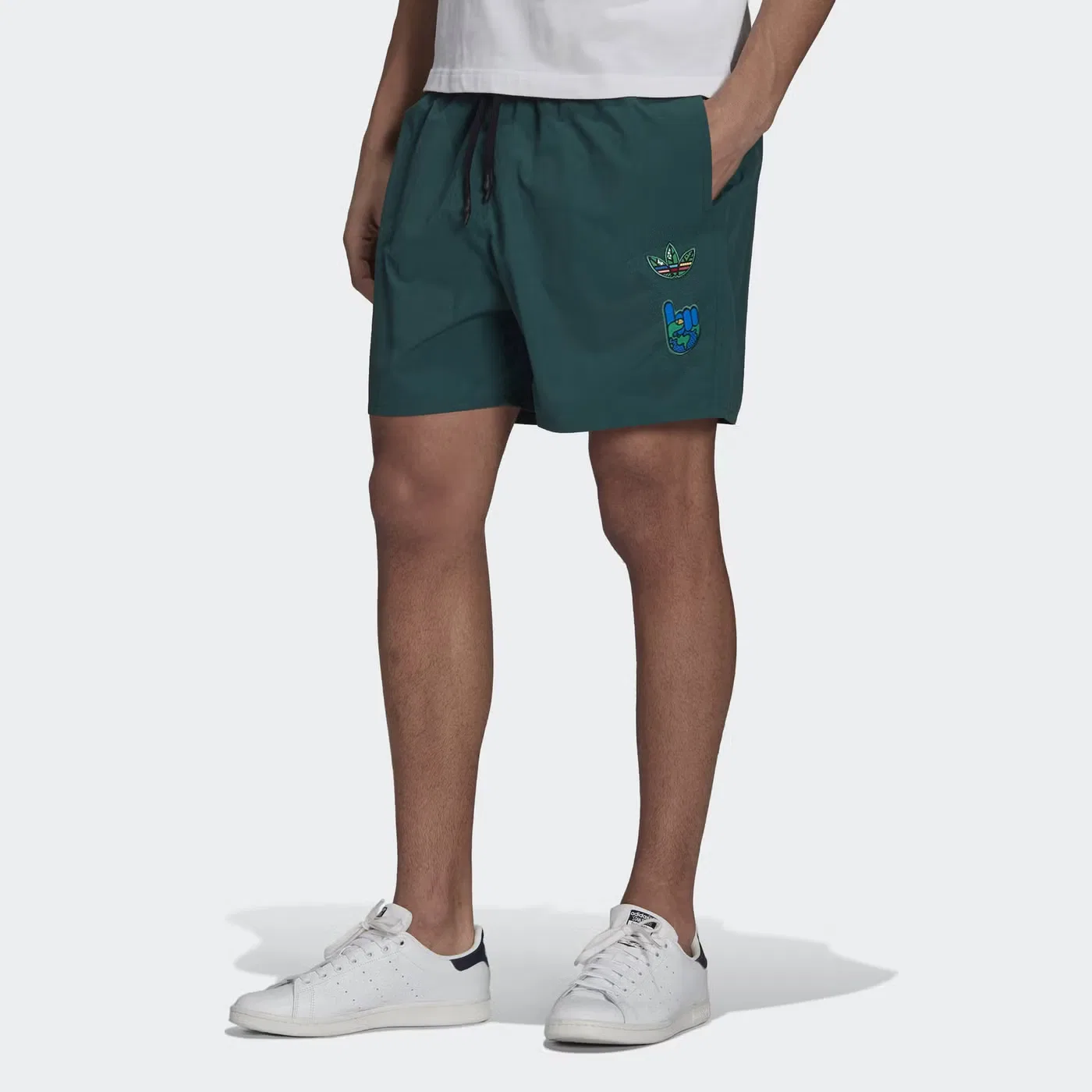 Шорты спортивные с карманом Adidas, зеленый — фото 3