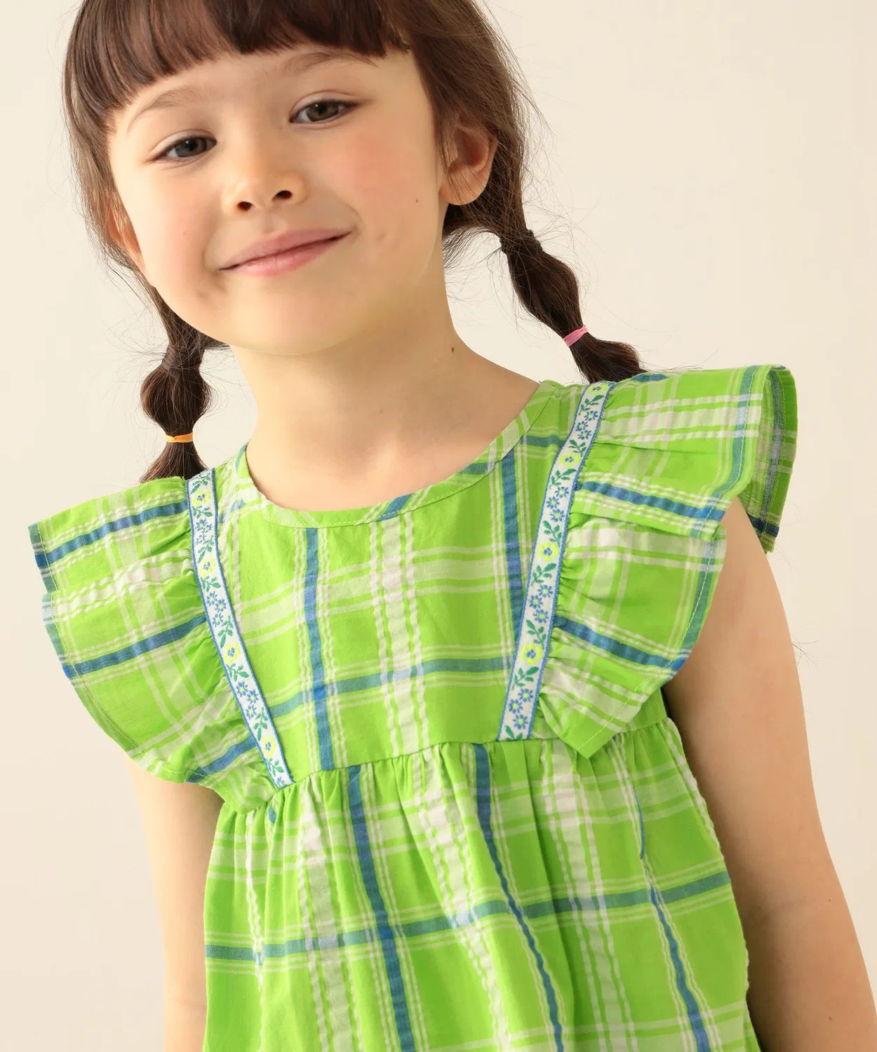 Детская блузка-трапеция с принтом в клетку, с коротким рукавом, модель Check Flare Blouse BEAMS mini, Kelly Green — фото 2