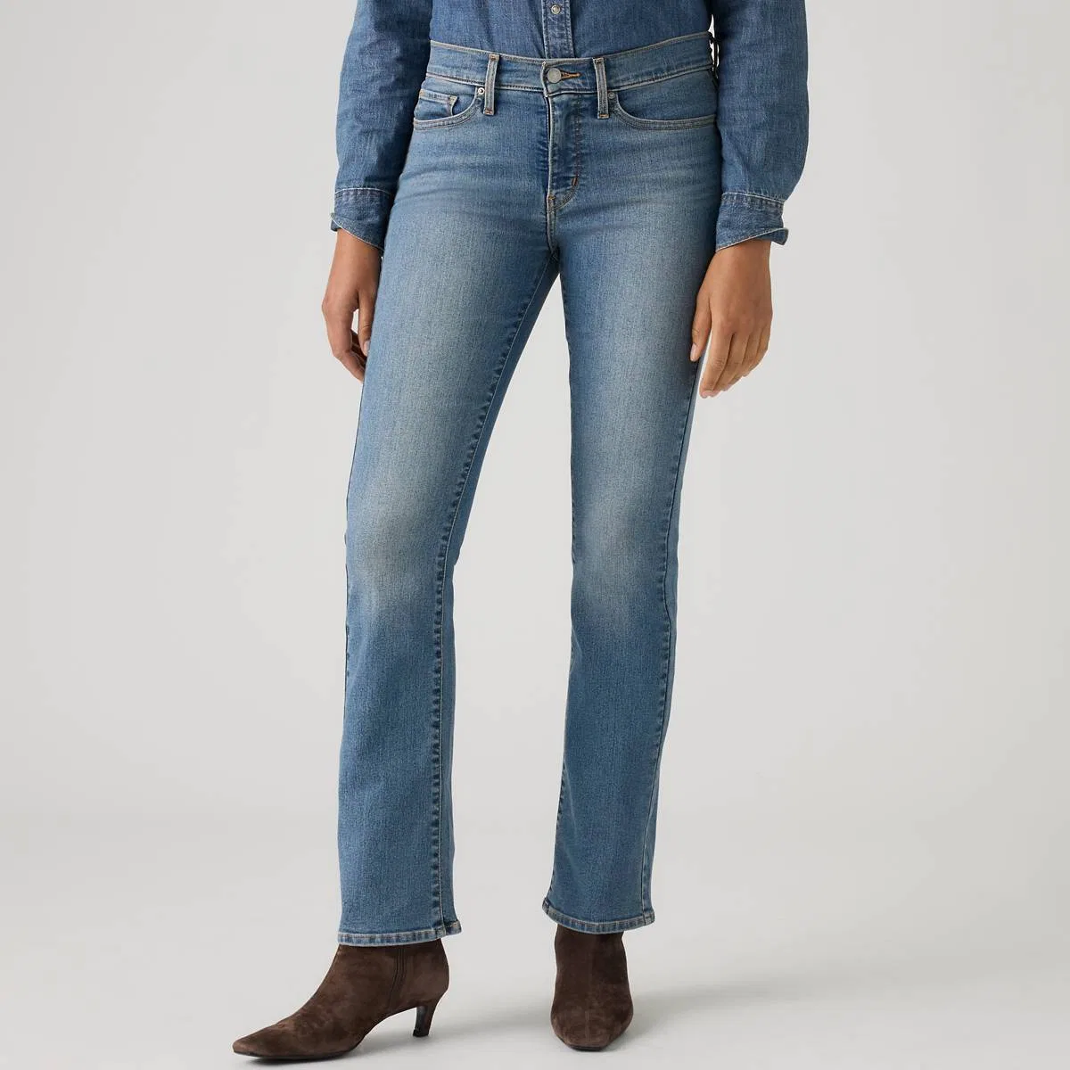 Женские джинсы-клеш 315 Levi's, Camp Denim - Medium Wash — фото 2
