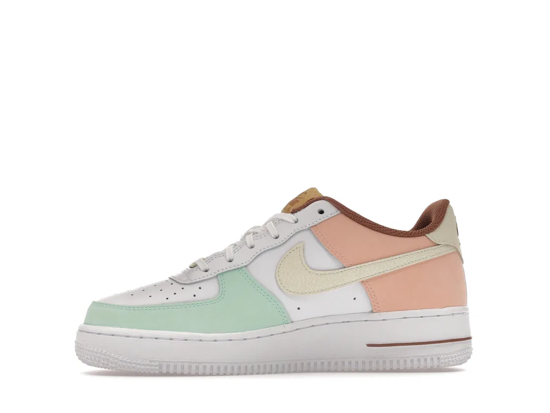 Детские кроссовки Lifestyle Nike Air Force 1 Low LV8, White/Coconut Milk/Mint Foam — фото 3