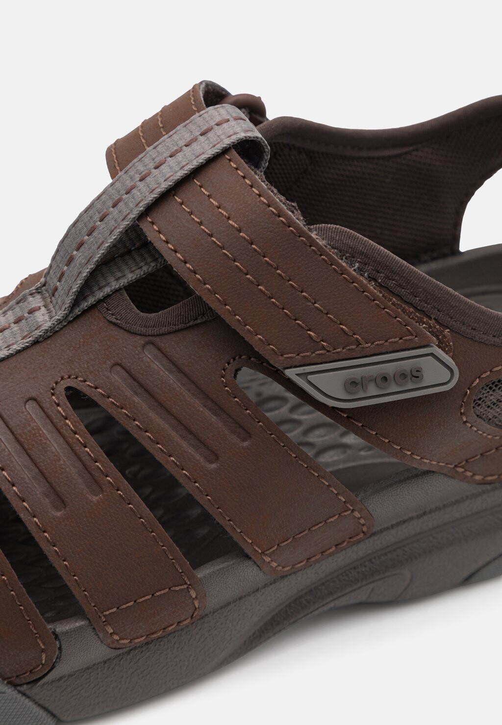 Прогулочные сандалии Yukon Fisherman Unisex Crocs, коричневый