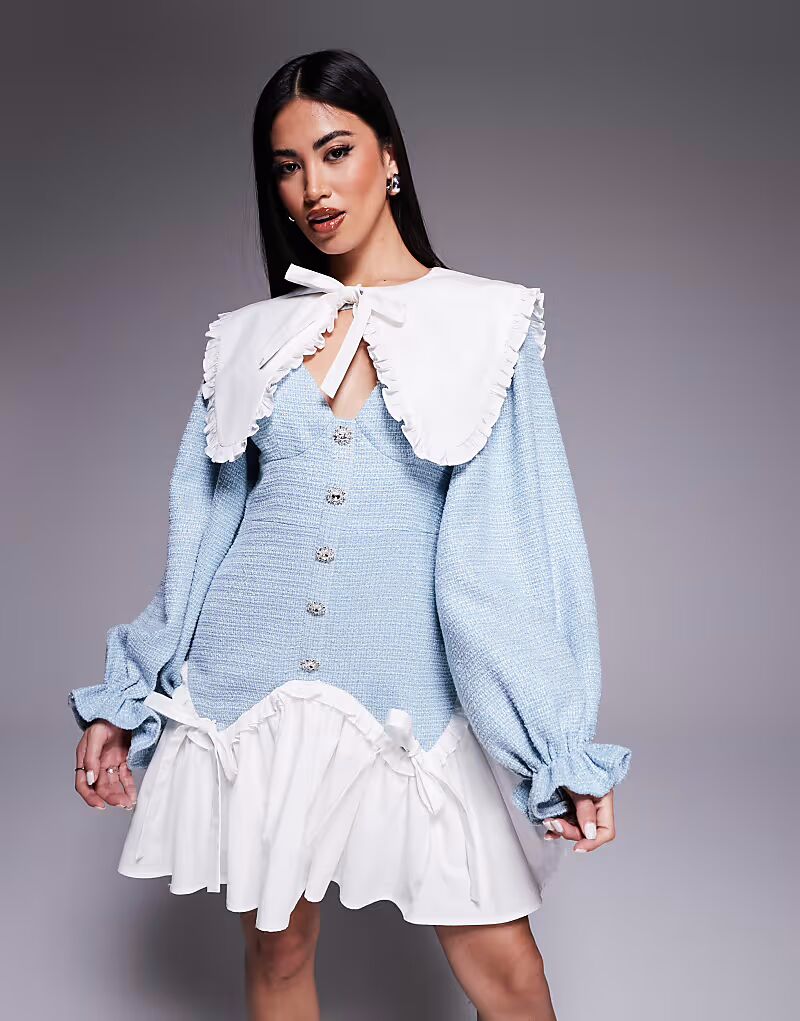 

Мини-платье ASOS LUXE из букле и хлопкового поплина синего цвета с декорированными пуговицами