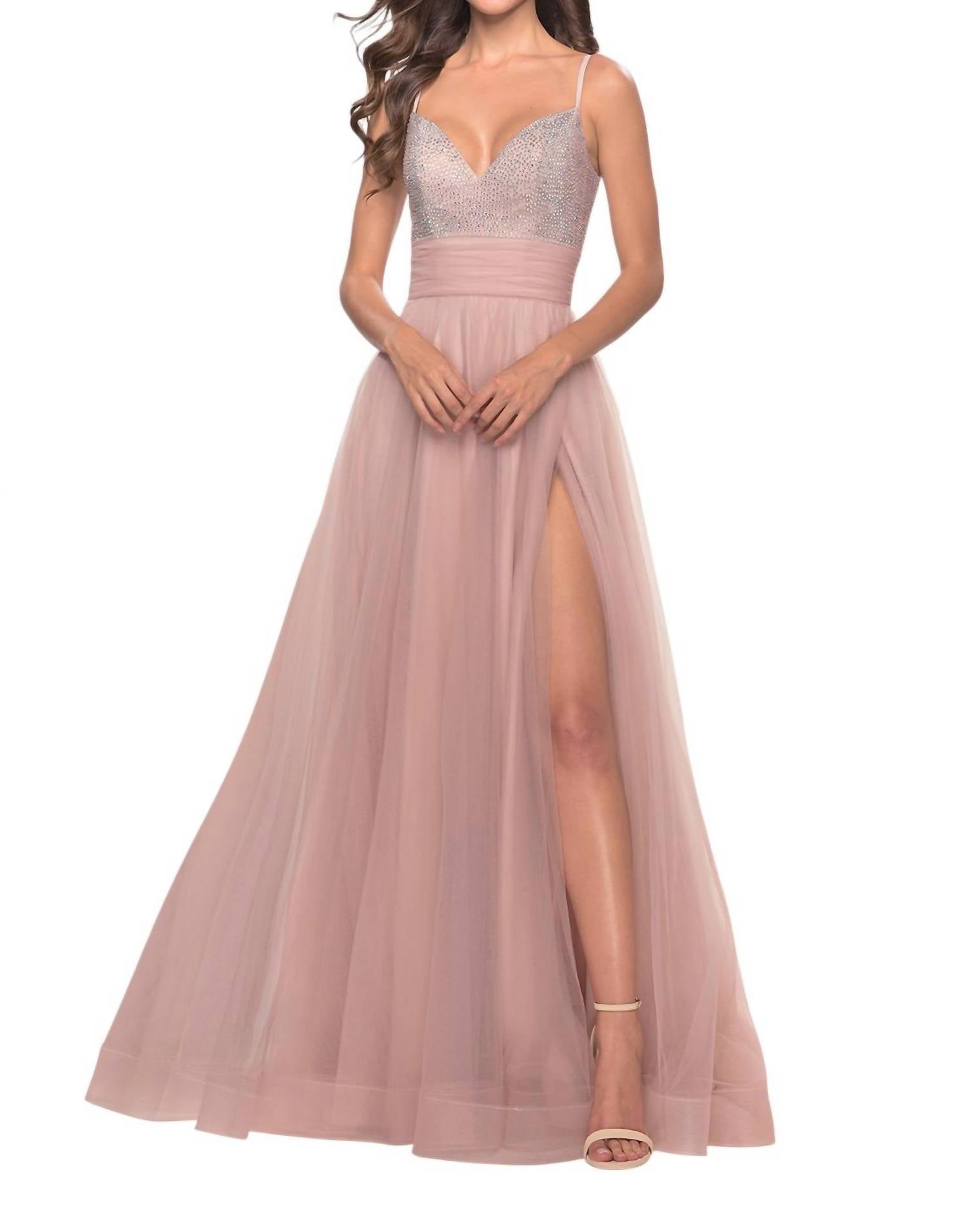 

Платье для выпускного с присборенной талией и поясом в пыльно-розовом оттенке La Femme