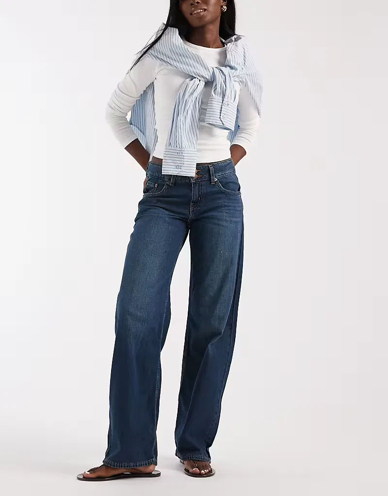 Джинсы Levis Superlow прямого кроя, темного