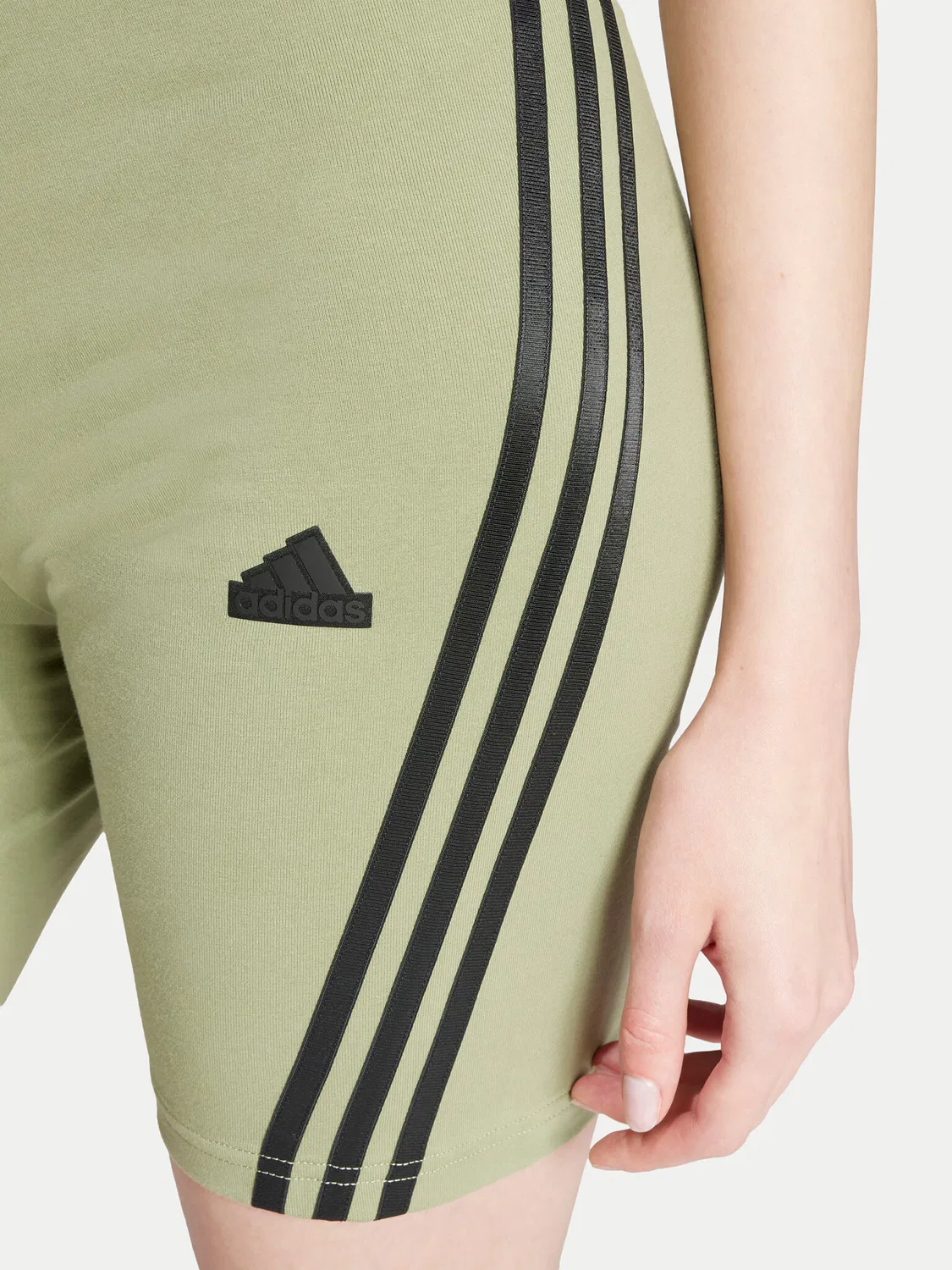 Женские велосипедные шорты приталенного кроя Future Icons Adidas, зеленый — фото 3