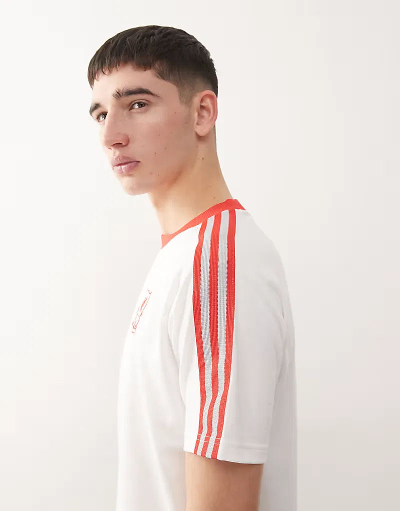 Футболка Adidas Football Liverpool в бело-красном цвете — фото 4