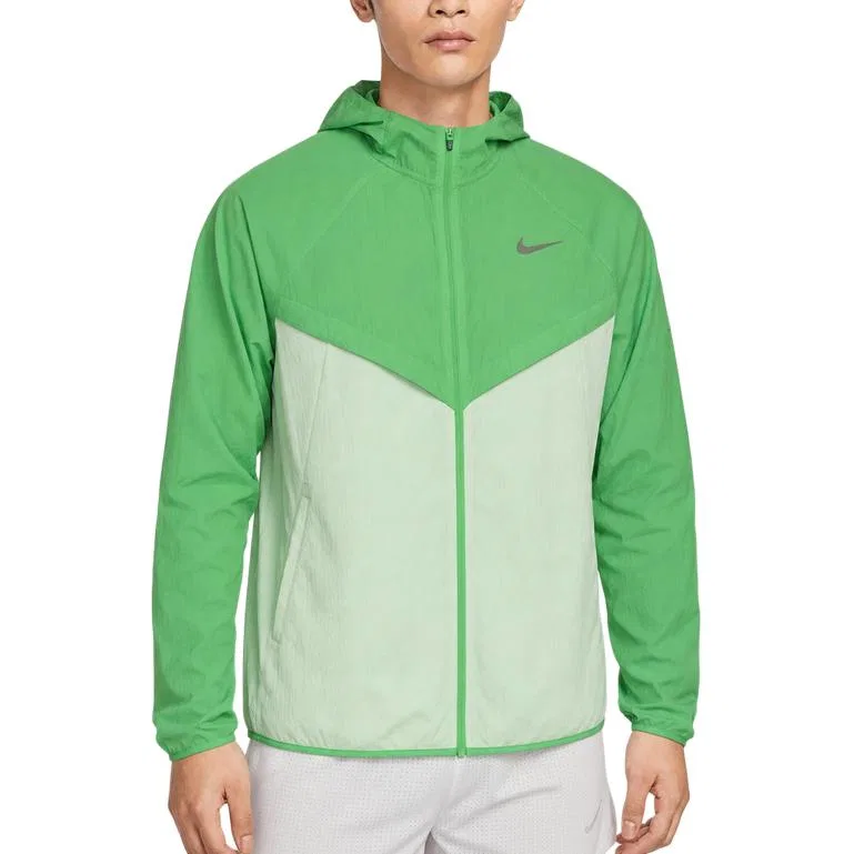 Куртка мужская зеленая с капюшоном, Nike