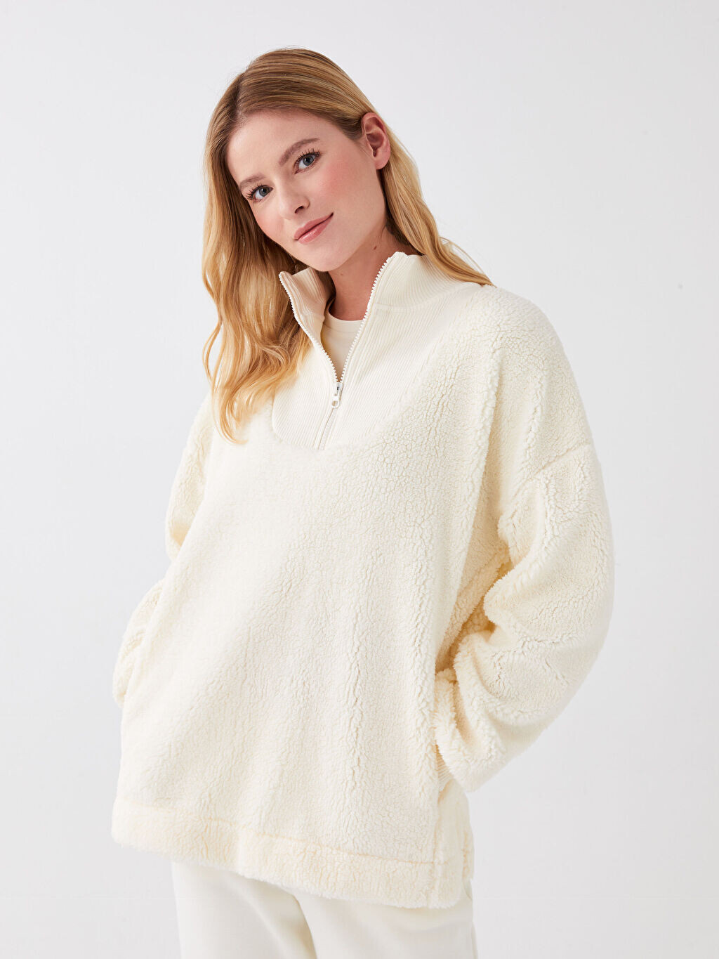 

Обычный женский пижамный топ с длинным рукавом и воротником-стойкой LCW Dream