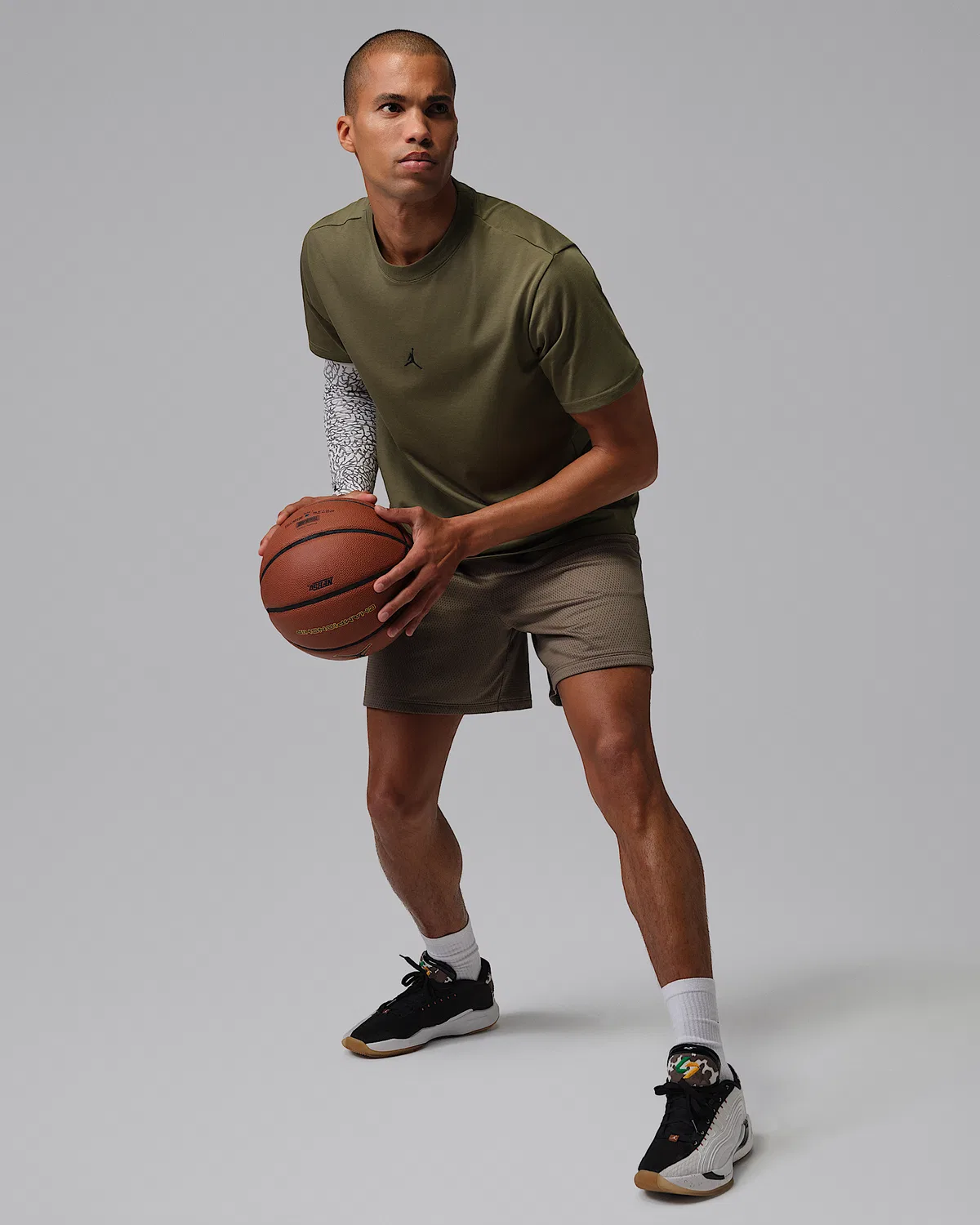 Мужская футболка Dri-FIT Jumpman Jordan Sport, Medium Olive/Black — фото 4