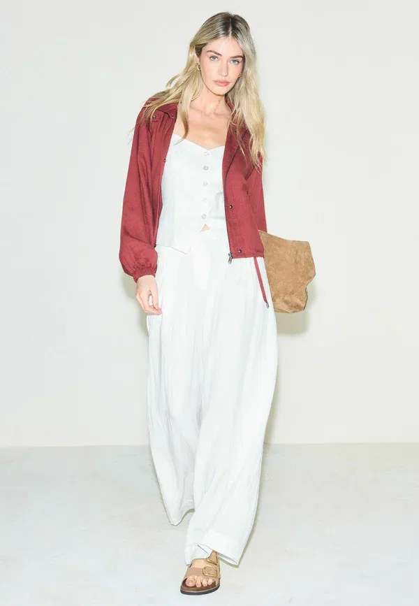 Брюки из лиоцелла Tall fit superwide pleated trousers Next, белый