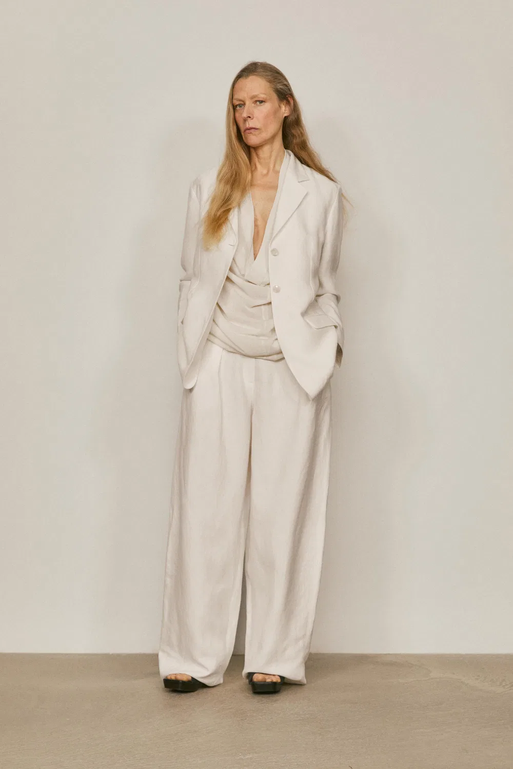 Струящийся блейзер из смесовой льняной ткани - лимитированная серия Massimo Dutti, Off-White