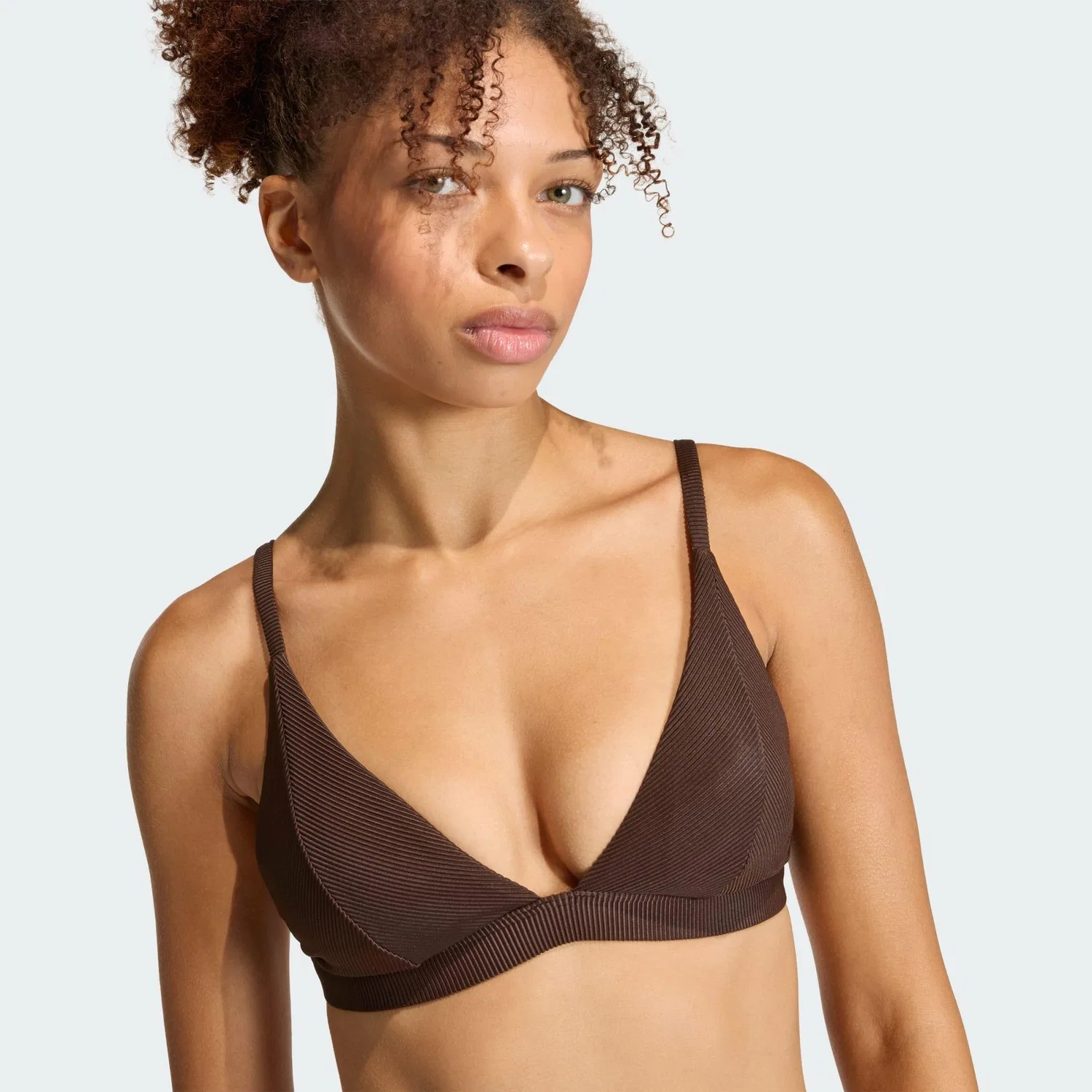 Женское бикини-топ с рифленой текстурой Iconisea Ribbed Padded Triangle Bikini Top Adidas, Dunkelbraun — фото 4