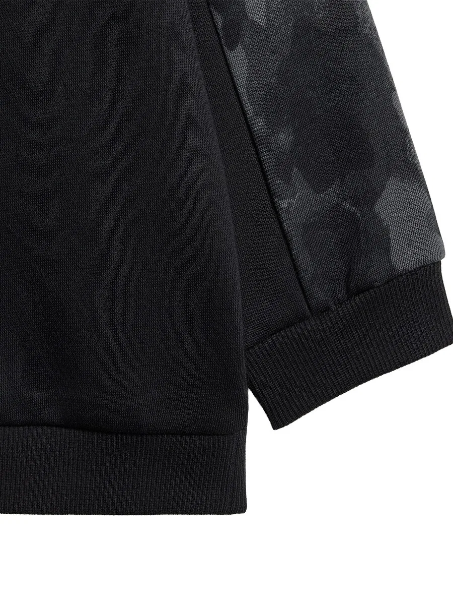 Спортивный костюм ADIDAS SPORTSWEAR 'Seasonal Essentials Camo Fleece Jogger' черного цвета — фото 3