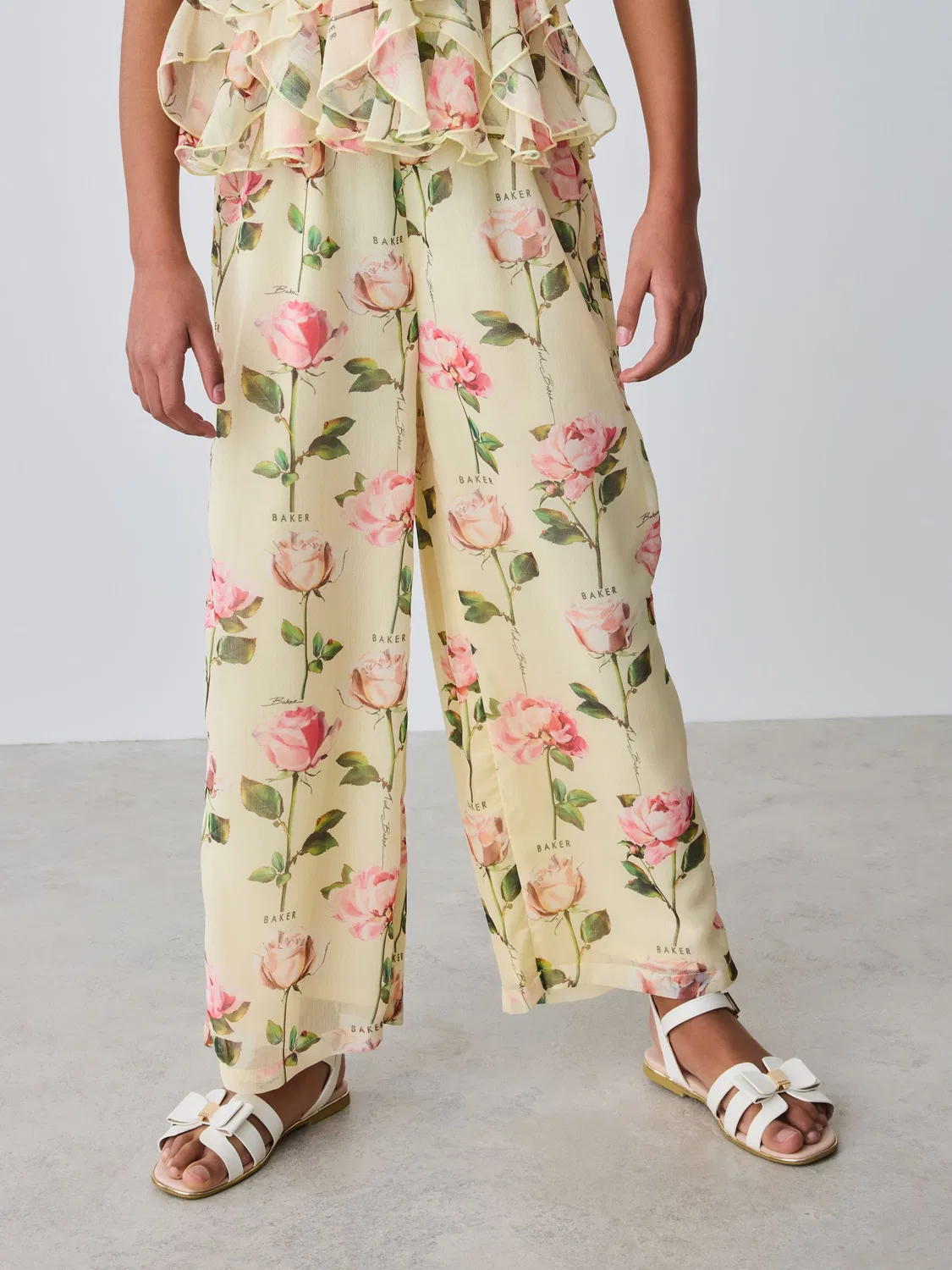 Комбинезон с воланами, модель Chiffon Waterfall Halter Neck Wide Leg Baker by Ted Baker, лимонно-желтый — фото 2
