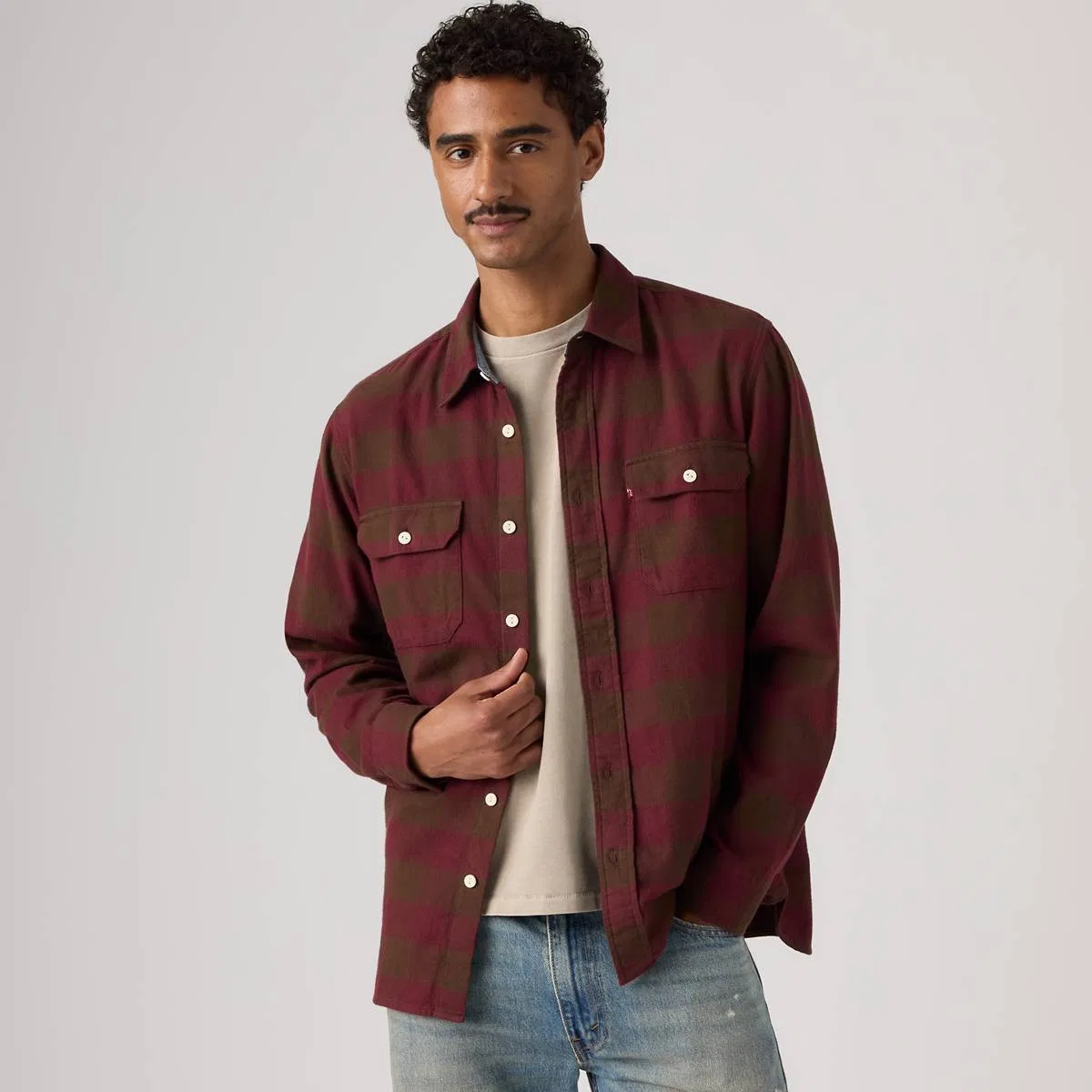 Классический непринужденный рабочий стиль в фланелевой рубашке Levi's, Bandurria Plaid Chicory - Red
