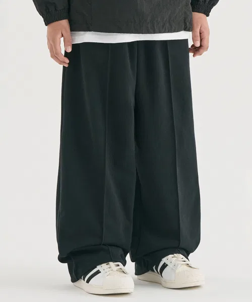 Детские спортивные штаны широкие с защипами Black TAKEASY KIDS — фото 3