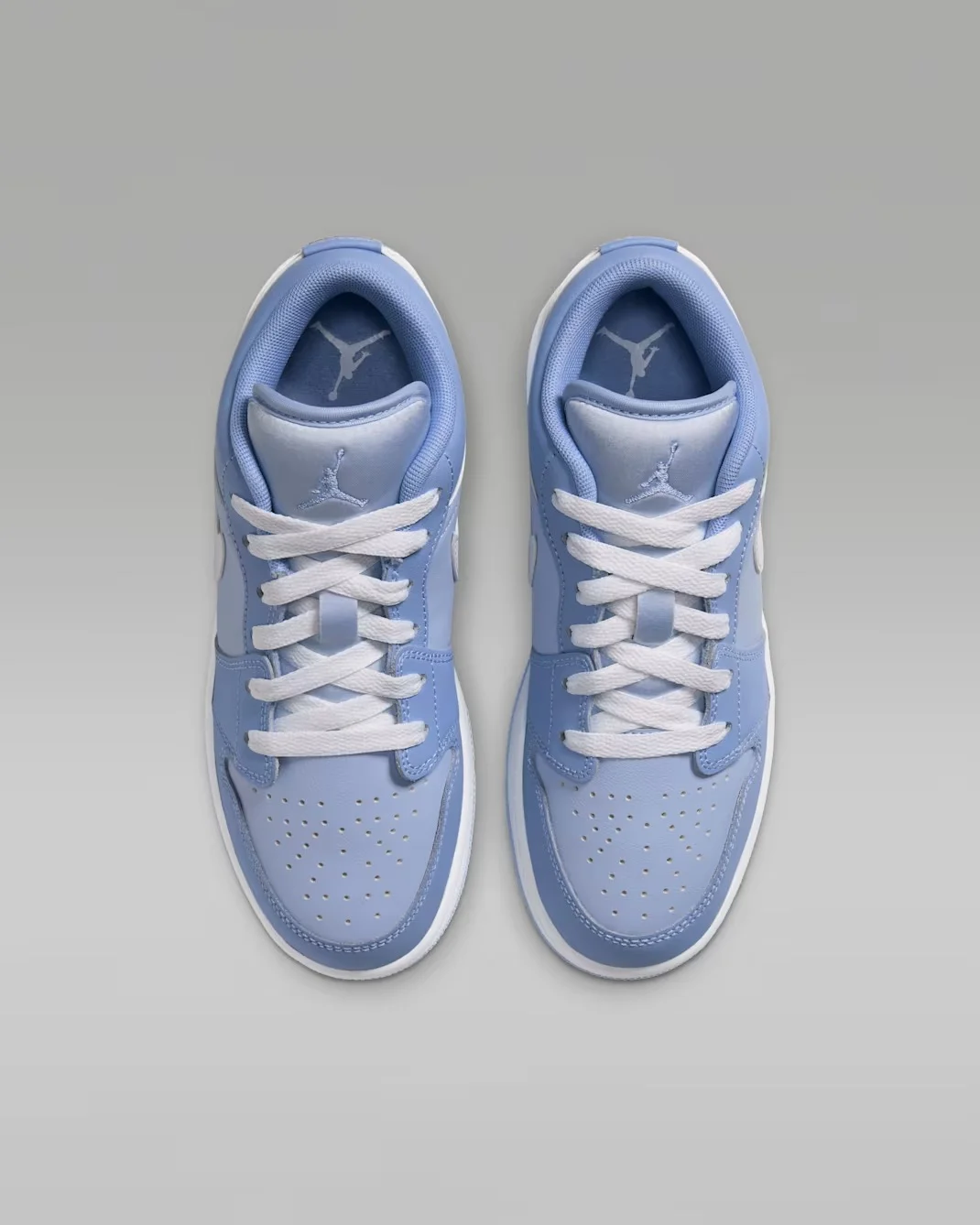 Кроссовки подростковые Nike Air Jordan 1 Low, голубой/белый — фото 3