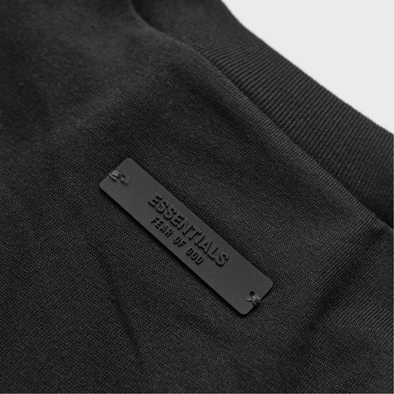 Детская футболка с длинным рукавом Fear Of God Essentials, Obsidian Black/Black — фото 4