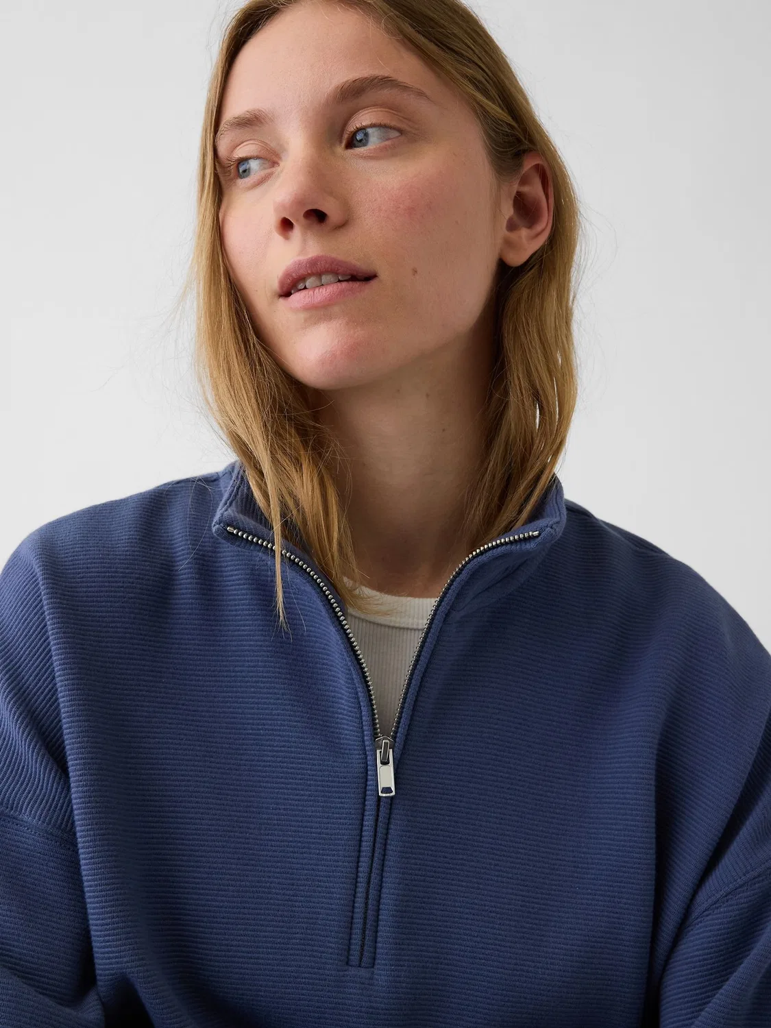 Синий фактурный хлопковый пуловер с молнией до половины длины Gap — фото 4