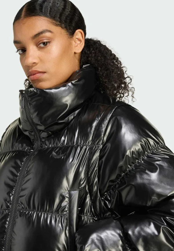 Глянцевая укороченная зимняя куртка essentials 2-в-1 Adidas Originals, Black — фото 3