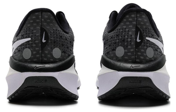 Кроссовки (WMNS) Nike Air Zoom Vomero 17 Running Shoes 'Black White', черный — фото 4