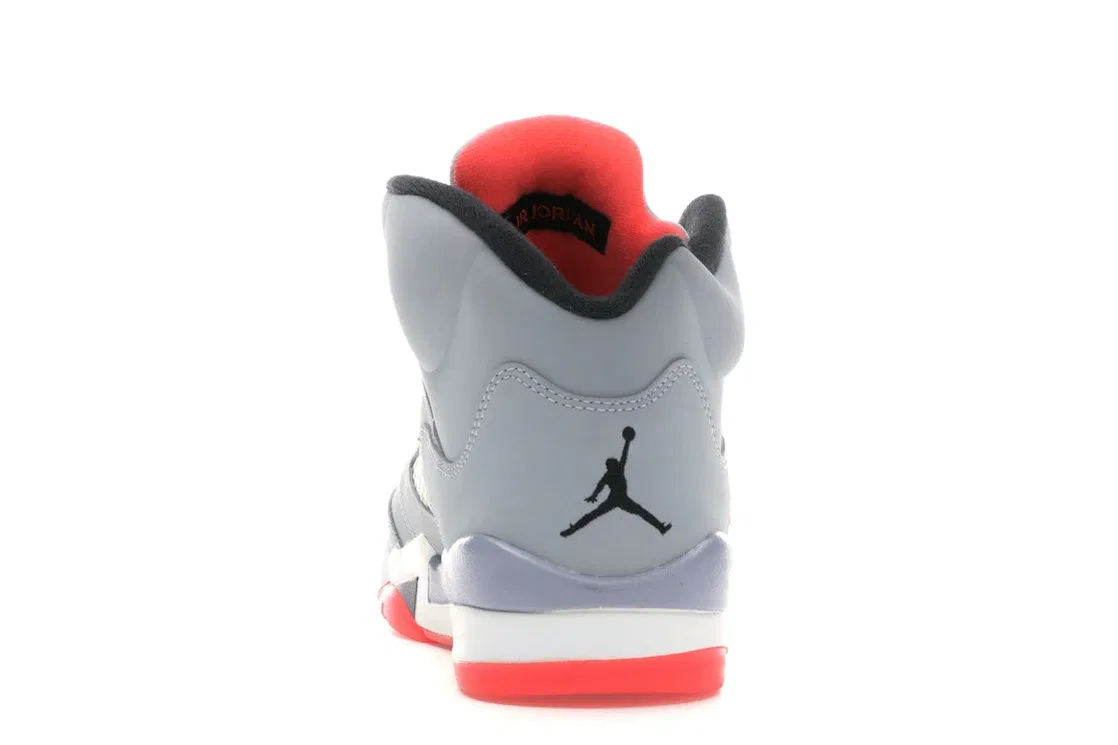 Детские кроссовки Lifestyle Jordan 5 Retro, Wolf Grey/Black-Hot Lava-White — фото 4